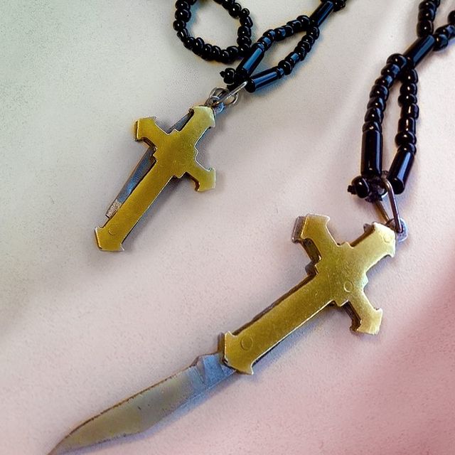 Рогатка та щітка-ніж: транспортна поліція США показує дивні речі пасажирів - фото 384013