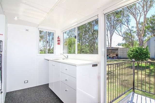 З навчального літака зробили крутий невеликий дім: фото - фото 384089