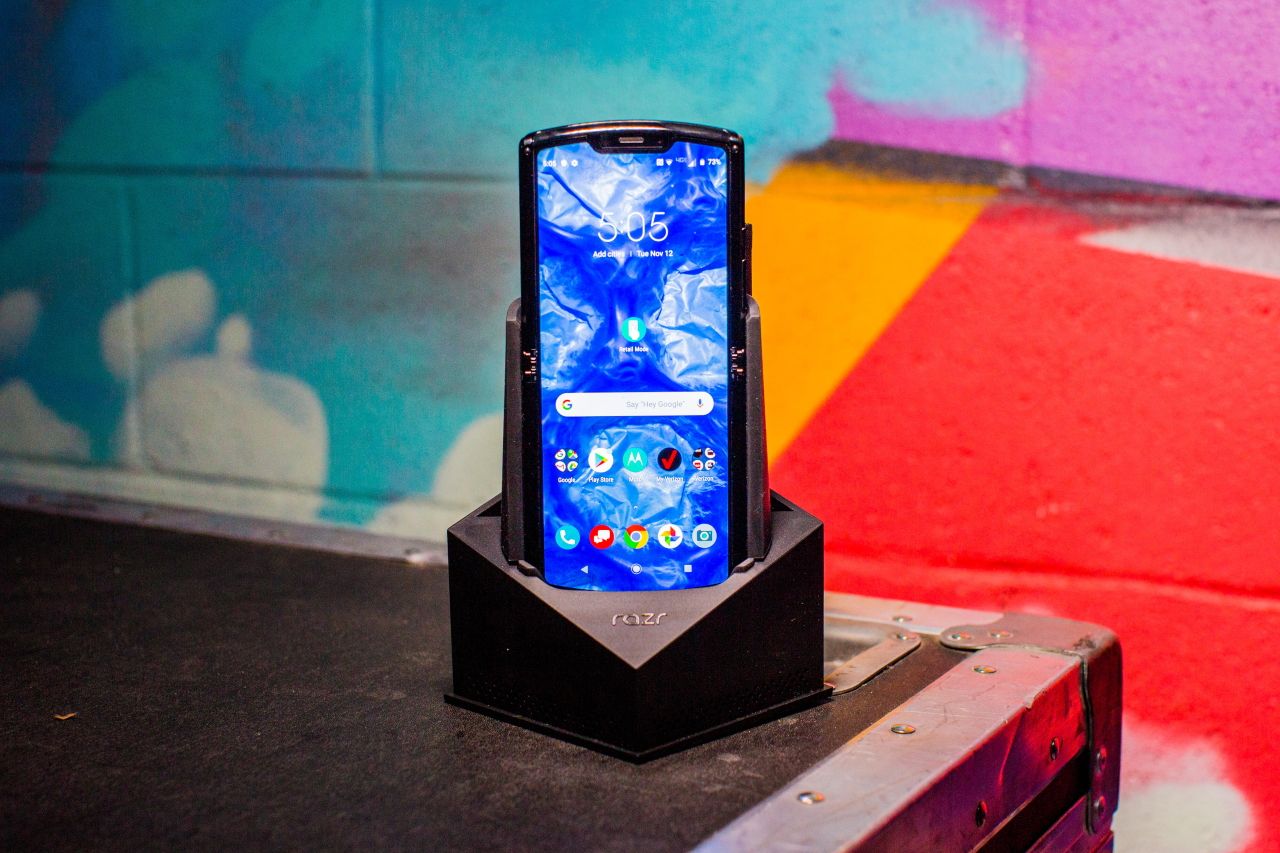 Перші власники Motorola RAZR (2019) скаржаться на смартфон: що не так