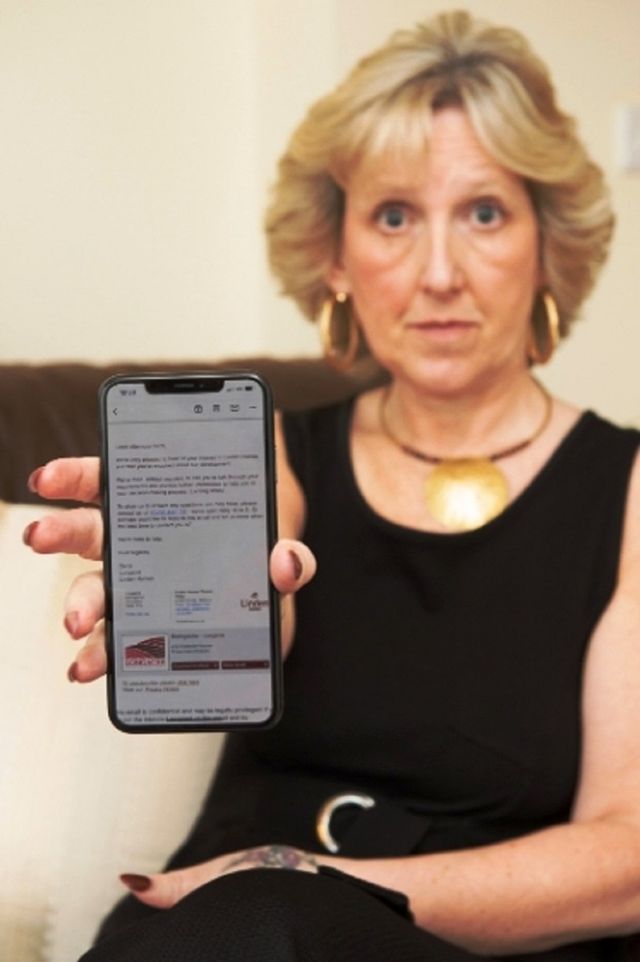 Добрий день, с*ка: клієнтку шокувало лайливе вітання компанії - фото 384543