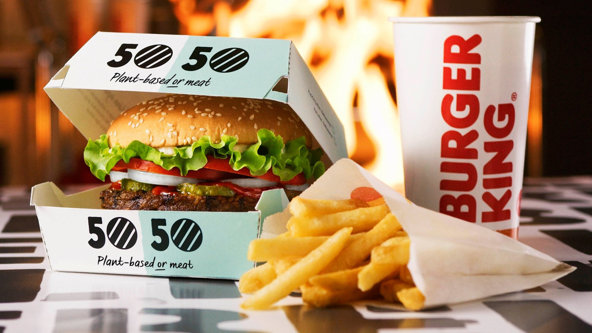 Burger King пропонує обміняти фотографії колишніх на бургер у День Валентина - фото 1