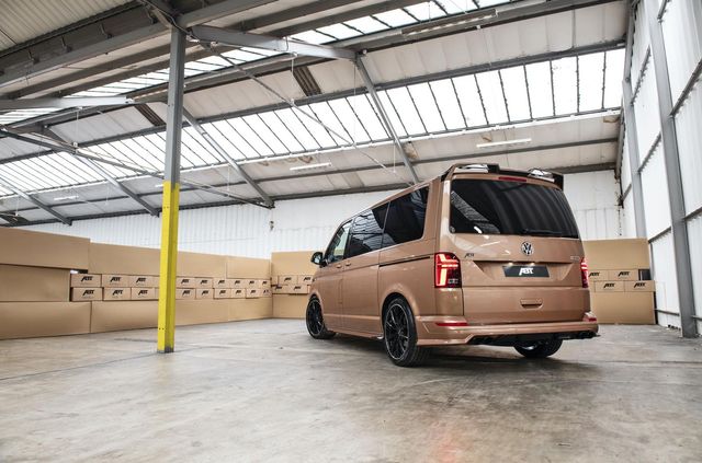 Volkswagen Multivan перетворили на спортивний мікроавтобус - фото 384666