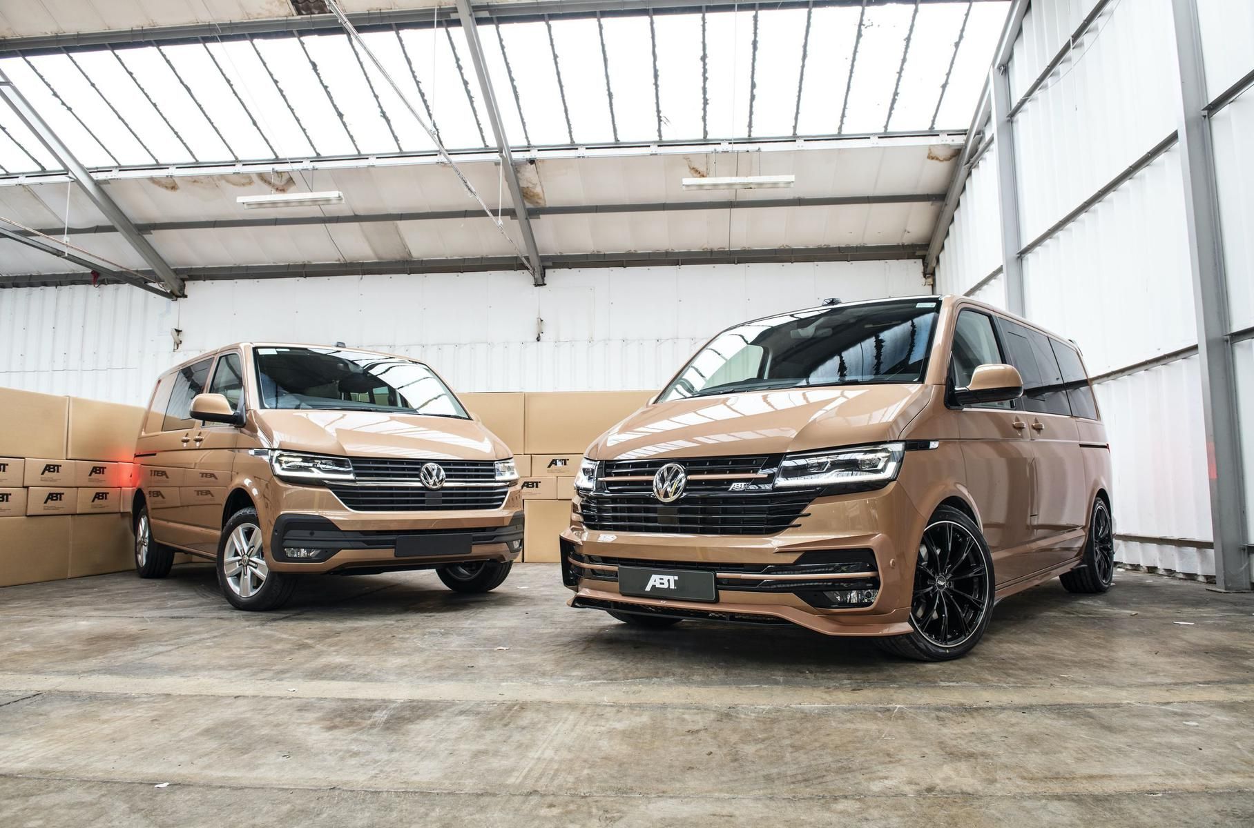 Volkswagen Multivan перетворили на спортивний мікроавтобус