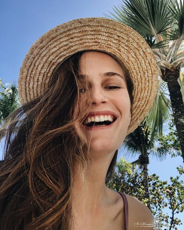 Українські моделі: як змінилась севастопольська красуня Алла Костромічова - фото 384747