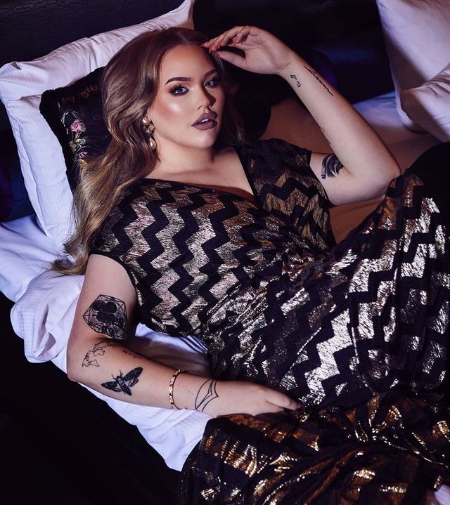 Ведучою Євробачення 2020 стане блогерка-трансгендер: фото ефектної красуні - фото 385413