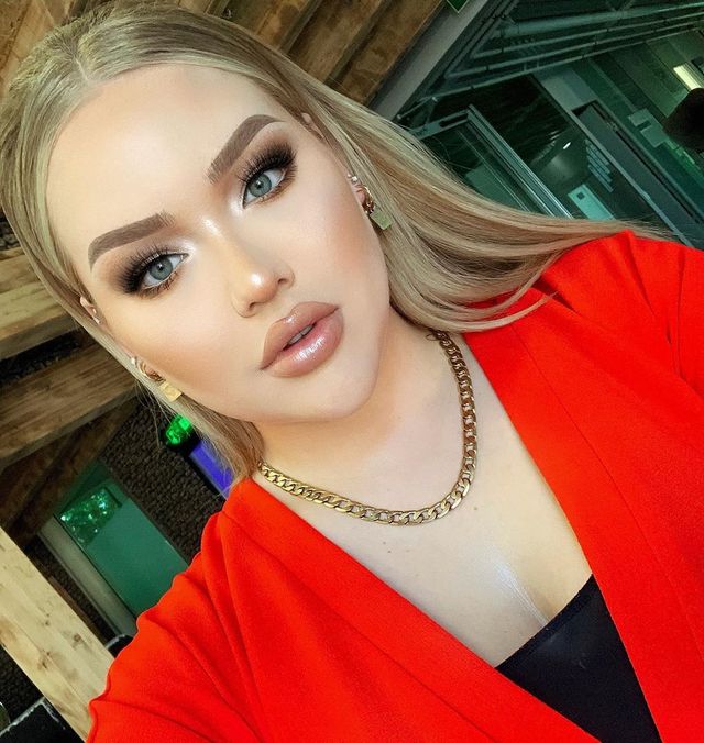 Ведучою Євробачення 2020 стане блогерка-трансгендер: фото ефектної красуні - фото 385415