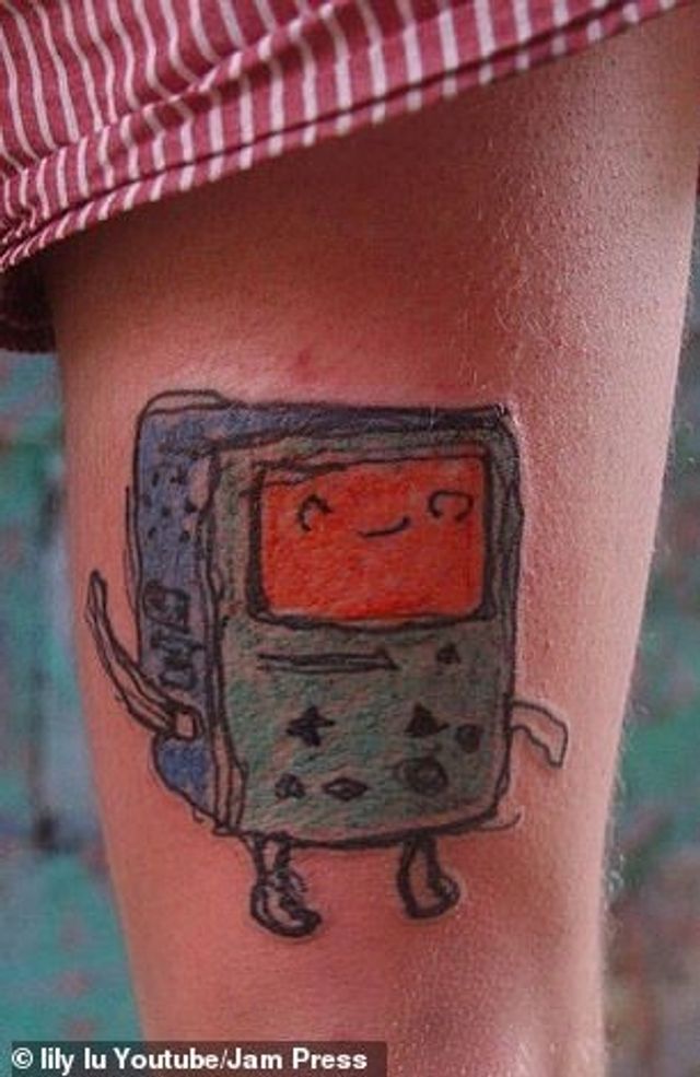Дівчинка в 9 років стала наймолодшим тату майстром: цікаві роботи - фото 385479