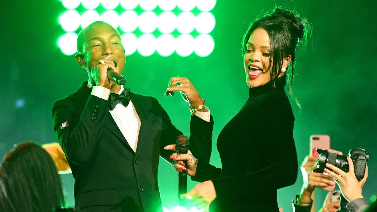 Гаряча Rihanna анонсувала новий дуетний трек