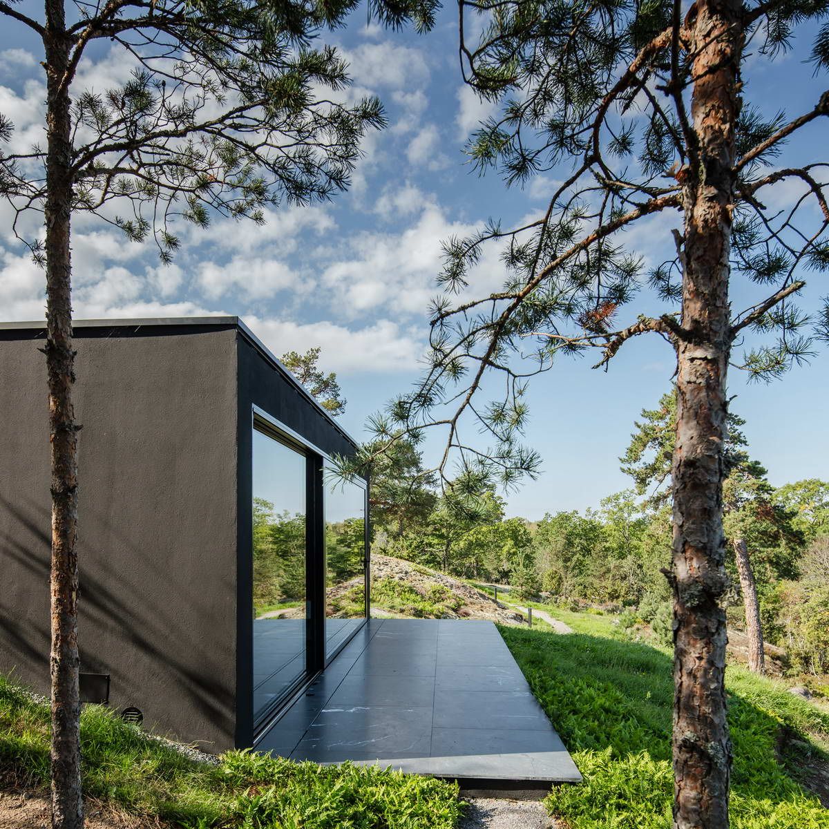 У Швеції біля моря побудували таємну сучасну сауну: фото