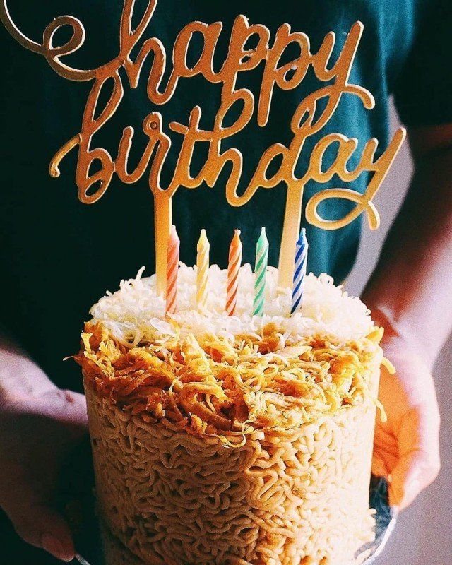 У Джакарті створюють не солодкі торти для справжніх чоловіків - фото 385616