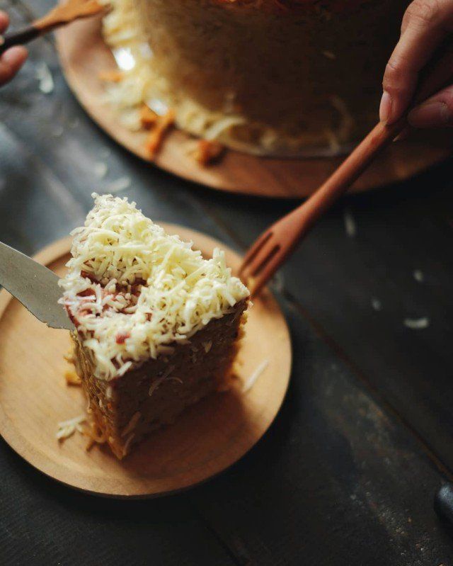 У Джакарті створюють не солодкі торти для справжніх чоловіків - фото 385617