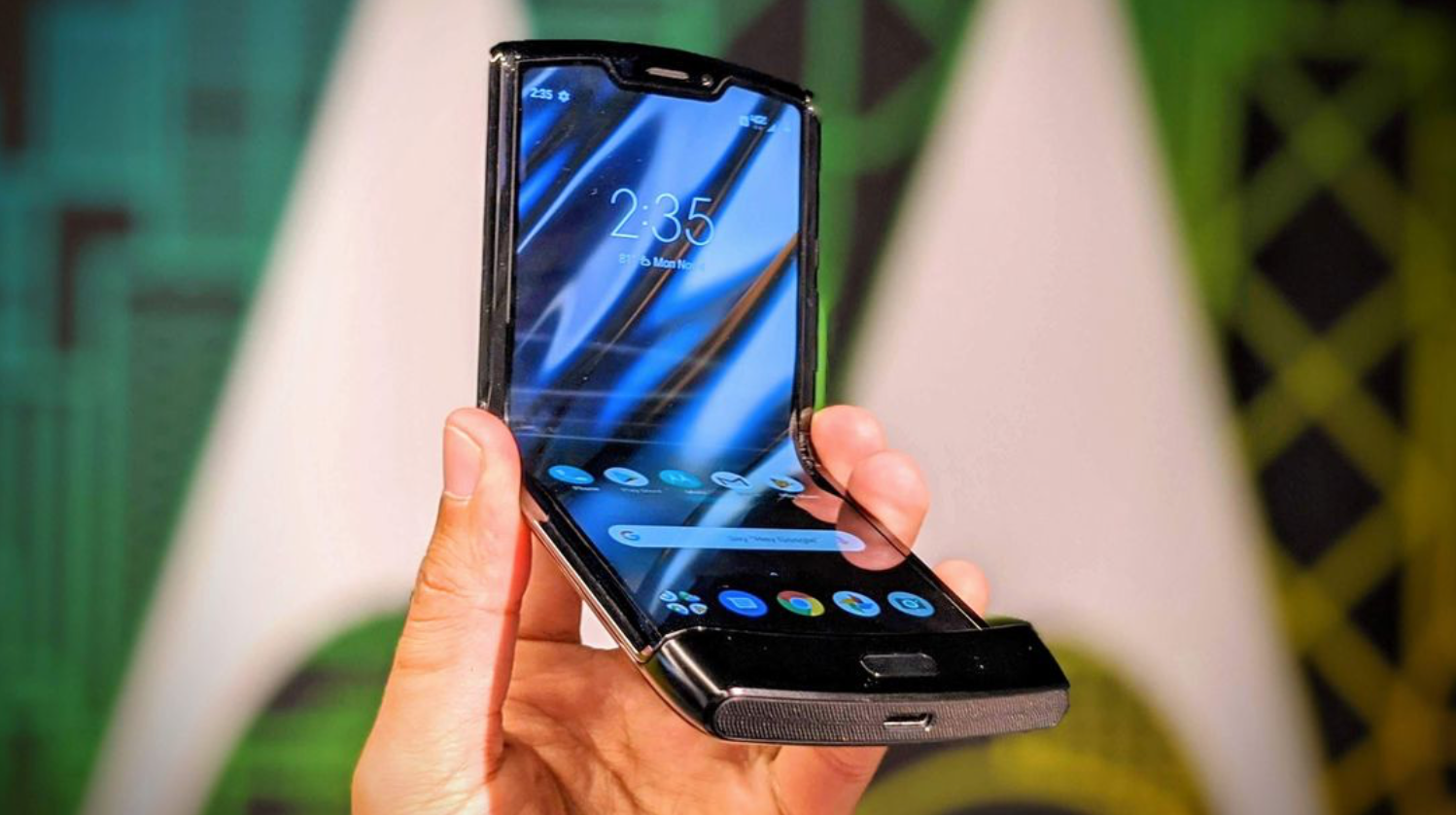 Motorola RAZR (2019) надзвичайно складно розбирати - фото 1