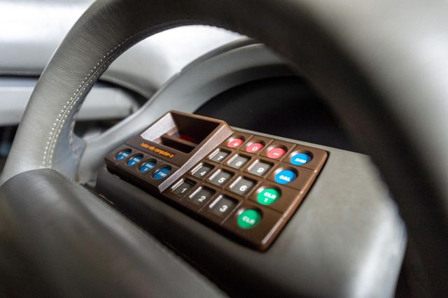 З молотка піде футуристичний автомобіль з двома кабінами - фото 386135