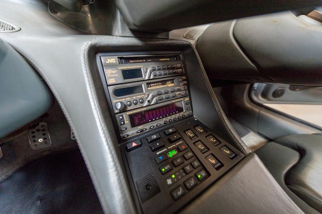 З молотка піде футуристичний автомобіль з двома кабінами - фото 386136