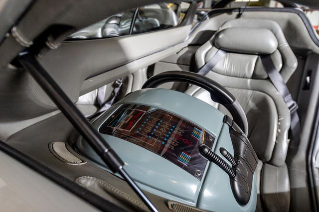 З молотка піде футуристичний автомобіль з двома кабінами - фото 386137