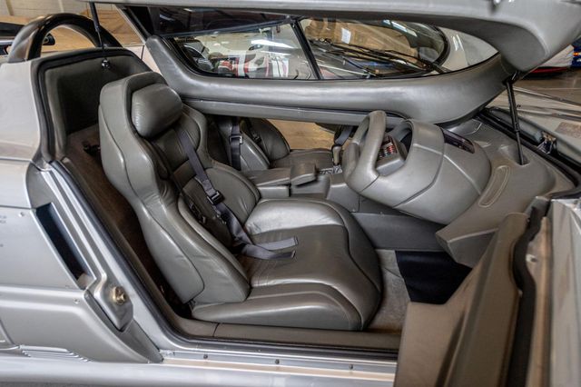 З молотка піде футуристичний автомобіль з двома кабінами - фото 386140