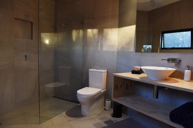 Австралійці зробили дім для мандрівників із контейнерів: ефектні фото - фото 386310