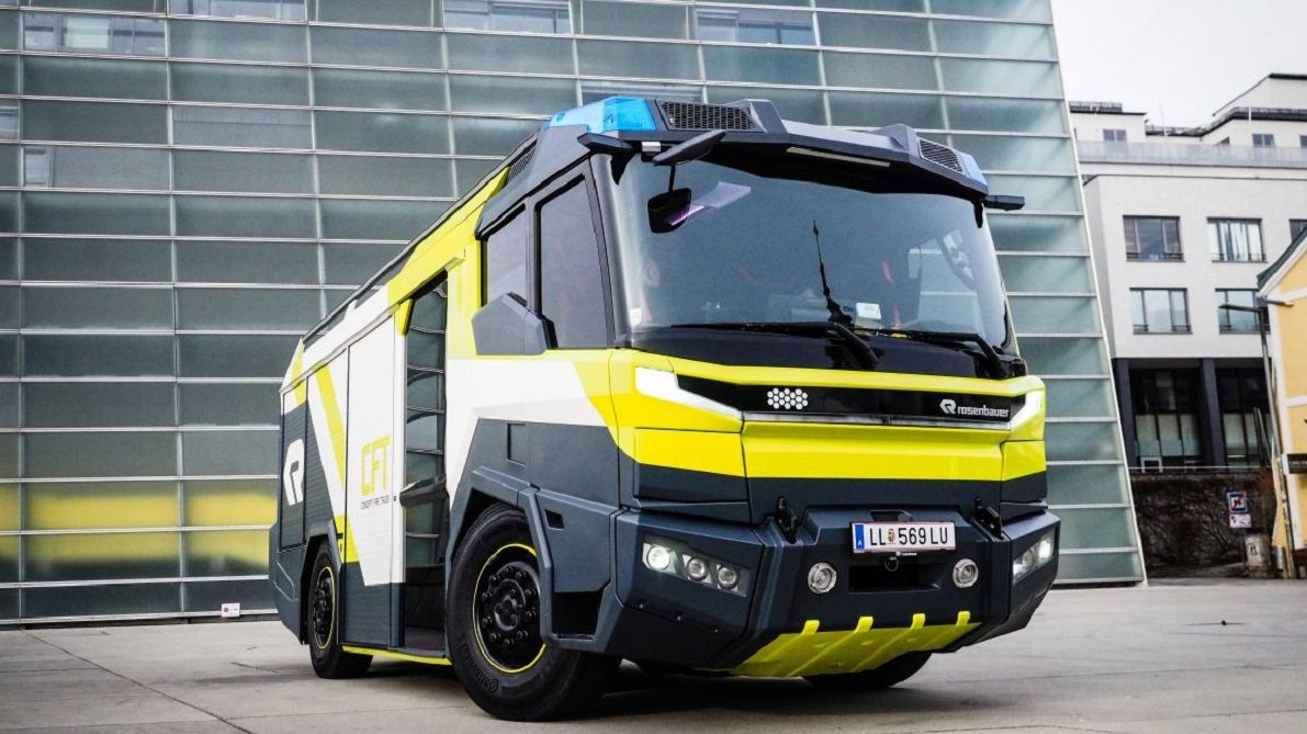 У мережі показали перший пожежний електрокар: ефектні фото