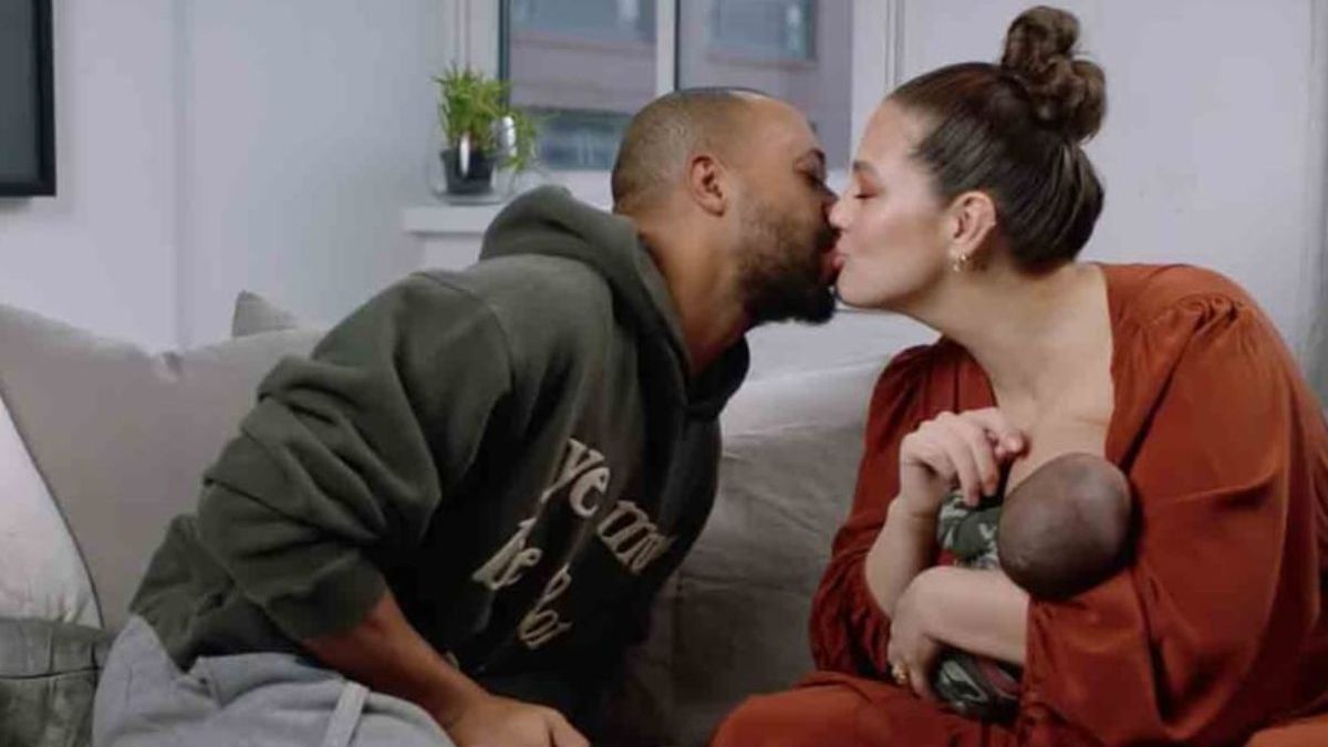 Ешлі Грем з чоловіком і малечею - фото 1