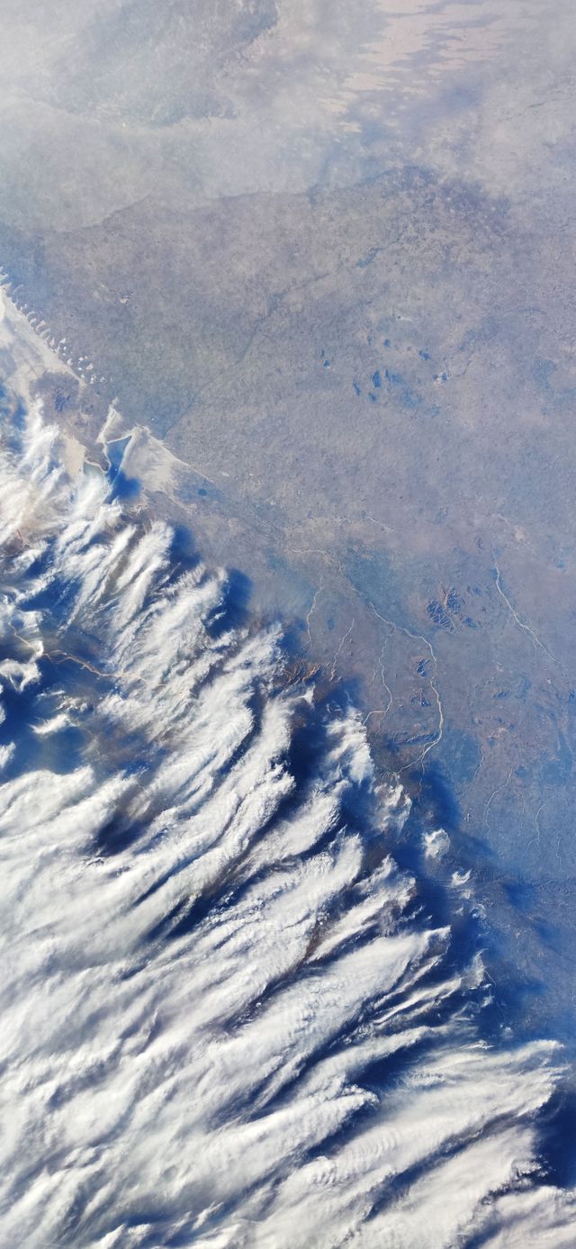 Xiaomi Mi10 Pro зняв Землю і Сонце з космосу: промовисті фото - фото 386837