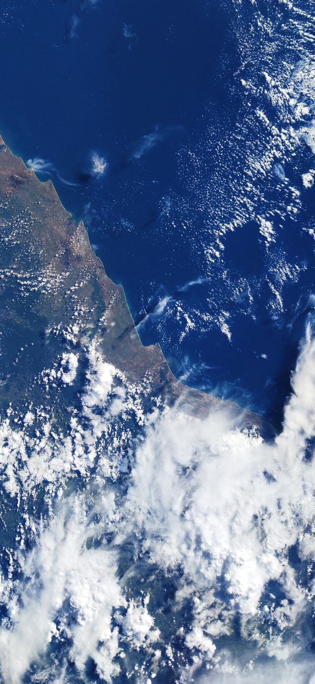 Xiaomi Mi10 Pro зняв Землю і Сонце з космосу: промовисті фото - фото 386838