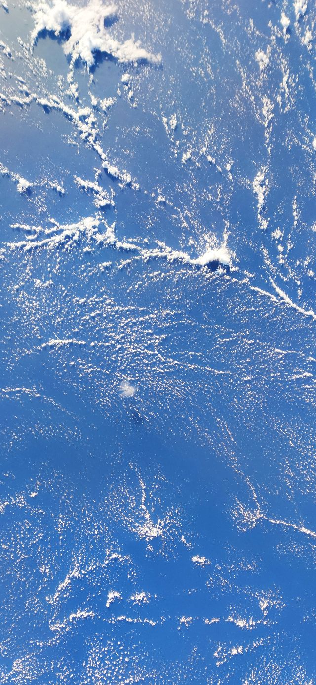 Xiaomi Mi10 Pro зняв Землю і Сонце з космосу: промовисті фото - фото 386841