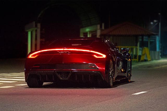 Електромобіль зі Шрі-Ланки оцінили у чверть мільйона доларів: розкішні фото - фото 386901