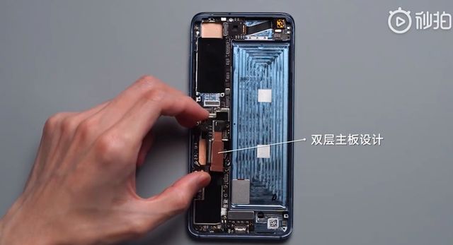 Xiaomi продемонструвала розбирання флагмана Mi10 Pro: що ховається всередині - фото 387040