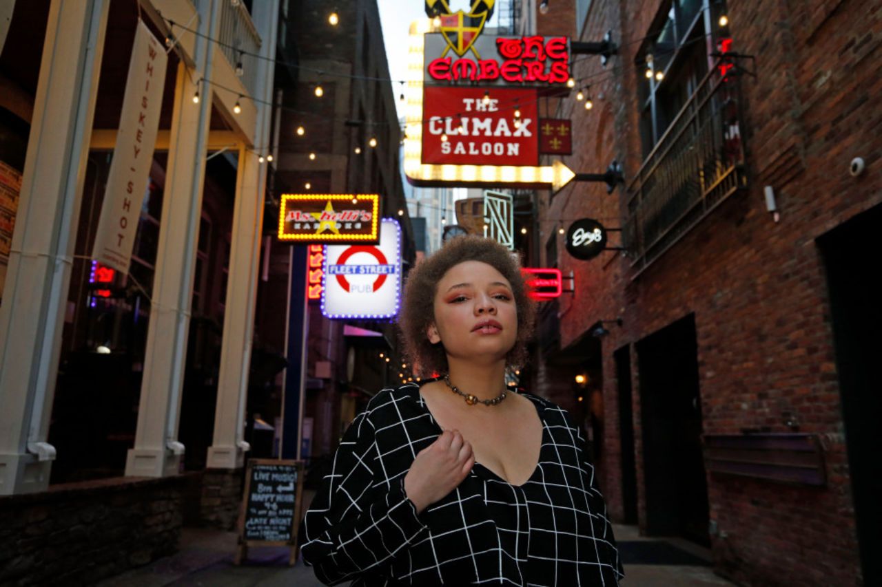 Я втомилась: донька Стівена Спілберга йде у порно