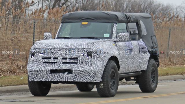 Ford представить новий потужний Bronco Sport 2021 - фото 387219