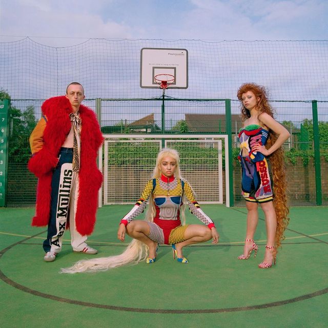 Дизайнерка створює корсети з кросівок Adidas: це треба бачити - фото 387305