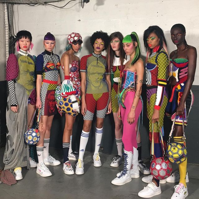 Дизайнерка створює корсети з кросівок Adidas: це треба бачити - фото 387306