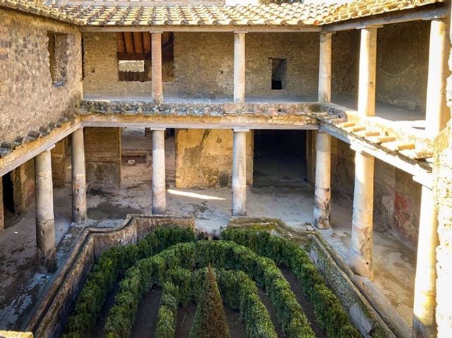 У Помпеях відкрили для туристів три унікальні будинки - фото 387562