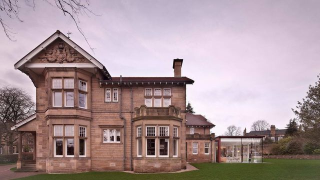 Вікторіанську віллу перетворили у сучасний дім: ефектні фото - фото 387847