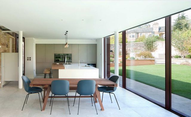 Вікторіанську віллу перетворили у сучасний дім: ефектні фото - фото 387848