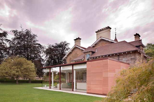 Вікторіанську віллу перетворили у сучасний дім: ефектні фото - фото 387852