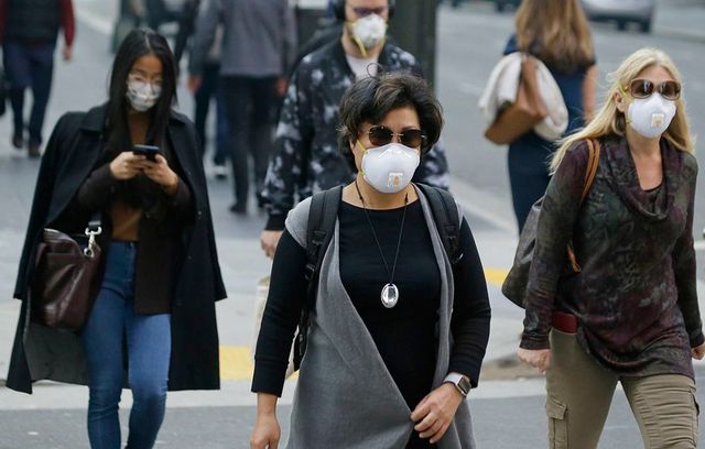 Як коронавірус впливає на моду: захисні маски для обличчя стали стильним трендом - фото 387908