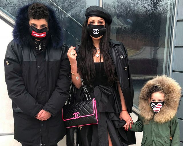 Як коронавірус впливає на моду: захисні маски для обличчя стали стильним трендом - фото 387915