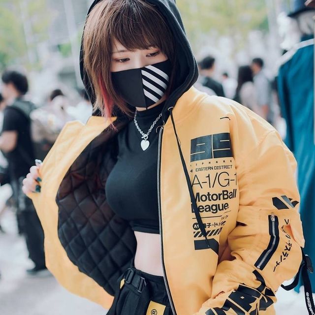 Як коронавірус впливає на моду: захисні маски для обличчя стали стильним трендом - фото 387920