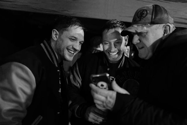 З'явилися фото Тома Харді зі зйомок фільму Веном-2 - фото 388168