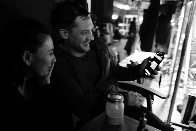 З'явилися фото Тома Харді зі зйомок фільму Веном-2 - фото 388169