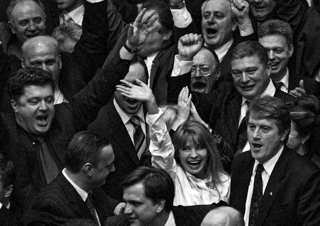 Який вигляд мали українські політики в 90-х: раритетні фото - фото 388267