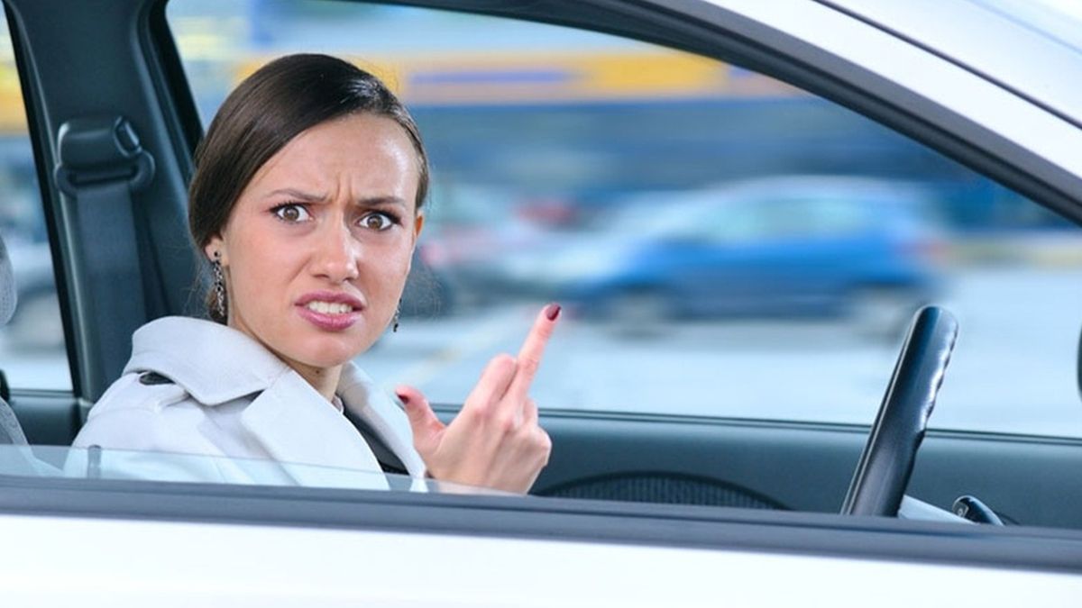 Жінки частіше зляться за кермом, ніж чоловіки: цікаве дослідження - фото 1