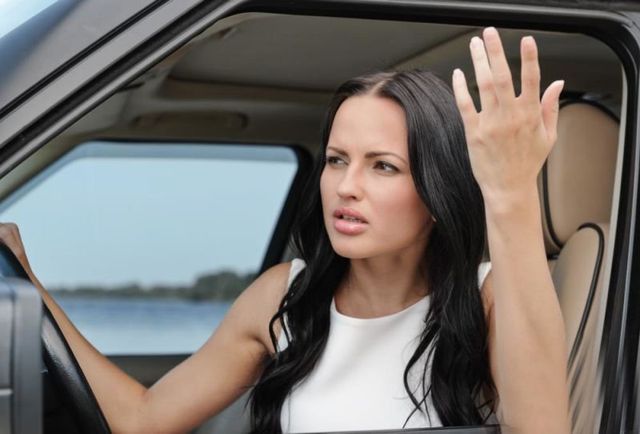 Жінки частіше зляться за кермом, ніж чоловіки: цікаве дослідження - фото 388379