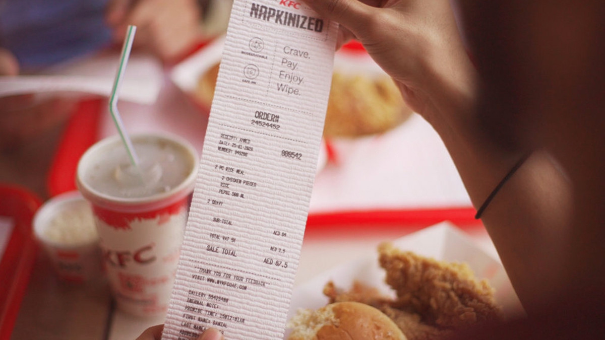 У KFC почали робити серветки з чеків і постерів та пакетів - фото 1