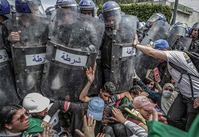 Фотографії, що вражають: названі фіналісти World Press Photo 2020 - фото 388613