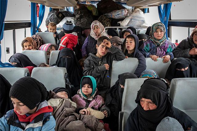 Фотографії, що вражають: названі фіналісти World Press Photo 2020 - фото 388618