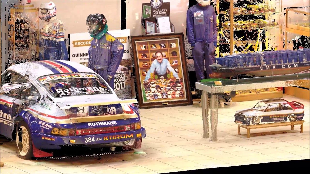 Колишній гонщик показав рекордну колекцію автомобілів