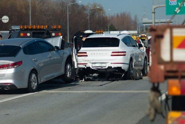 Genesis відкликає кросовери через суттєву несправність, яка призводить до ДТП - фото 389201