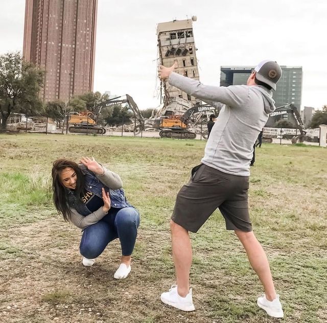 У Далласі з'явилась своя Пізанська вежа: кумедні фото користувачів мережі - фото 389365
